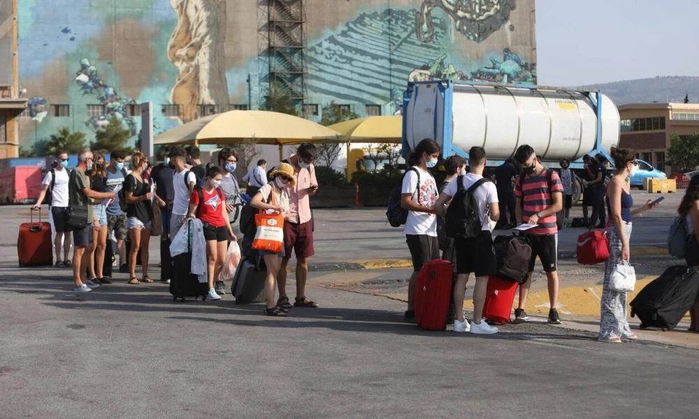 Αυξημένη η κίνηση στα λιμάνια λόγω της εξόδου για την αργία του Αγ. Πνεύματος